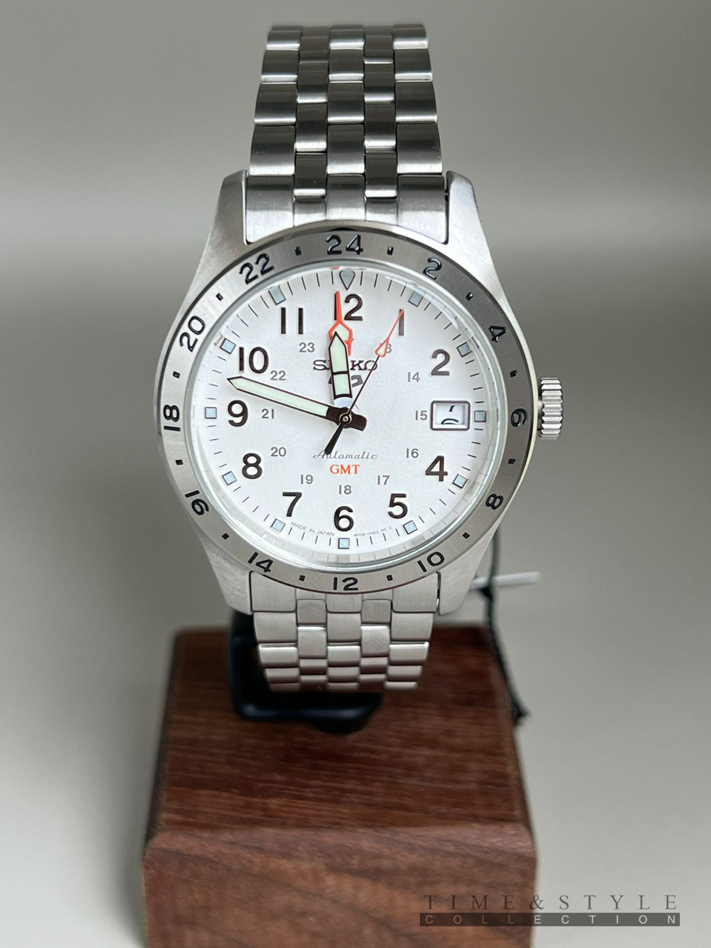 WhatsApp Image 2025-10-15 at 2.28.34 PM Seiko GMT 5 White Polar SBSC009 (Japan Exclusive) - Image 1