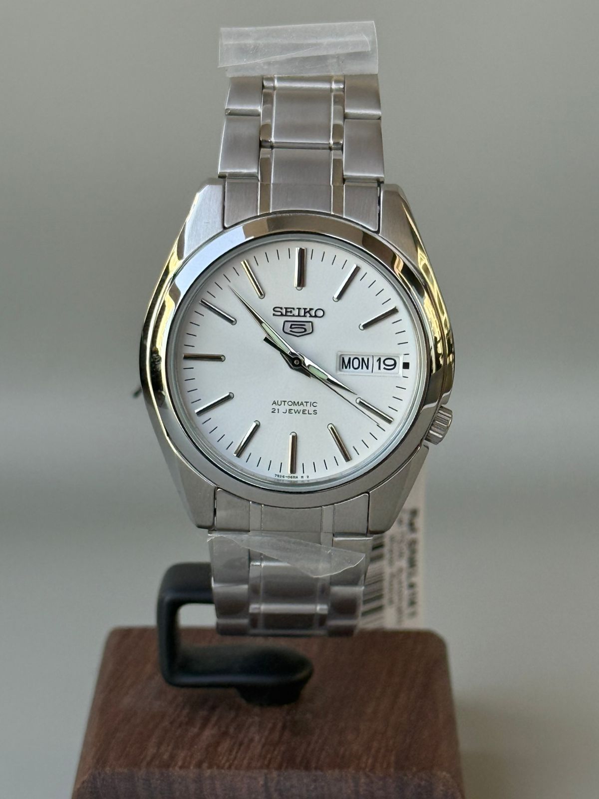 WhatsApp Image 2026-01-02 at 3.58.20 PM (2) Seiko 5 SNKL41K1 Silver Stainless Automatic Watch Men - Image 1