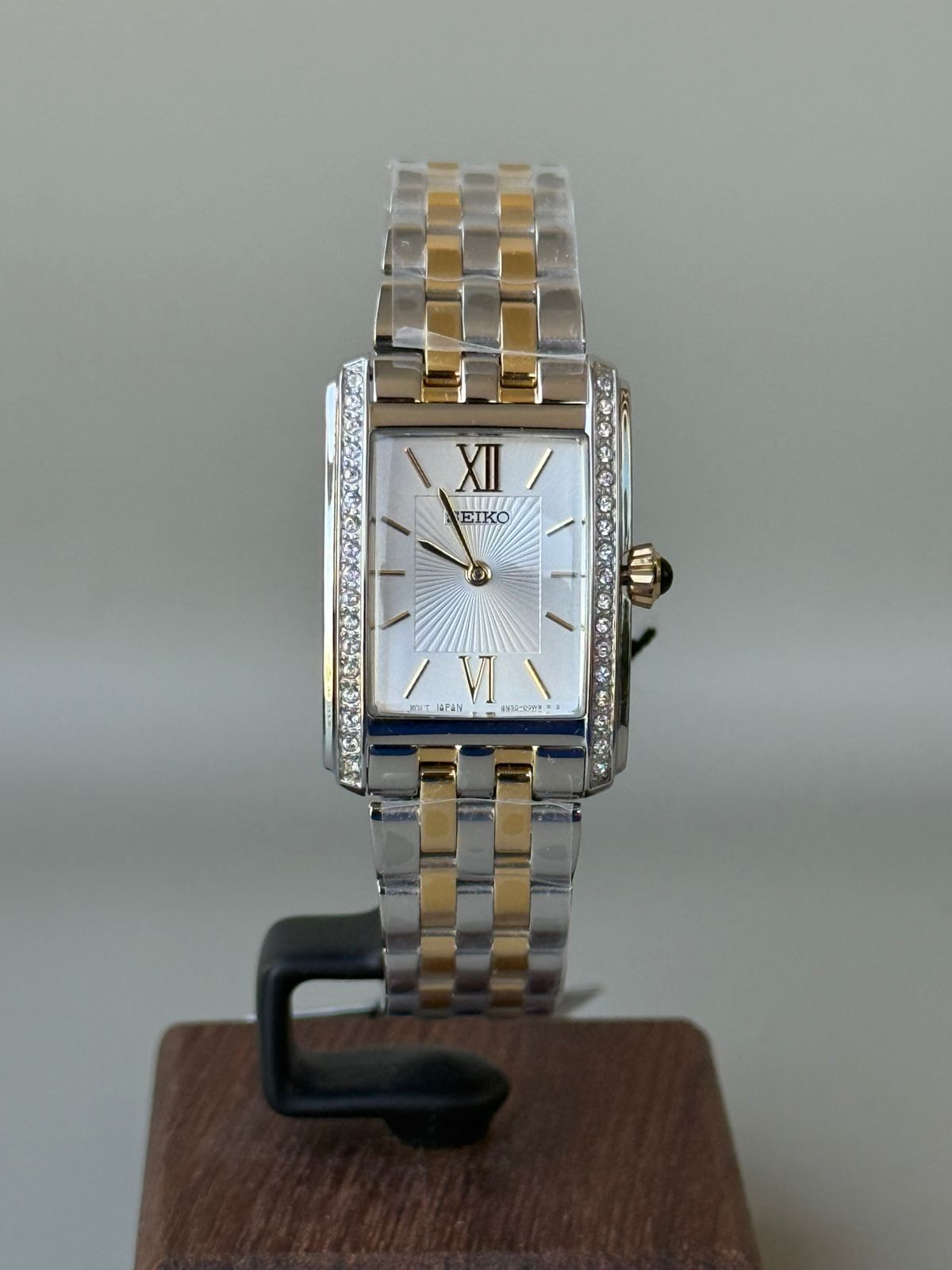 WhatsApp Image 2026-01-02 at 3.58.30 PM (2) Seiko Classic SWR093P1 Quartz Silver Dial 22.7mm Stainless Steel Women's Watch - Image 1